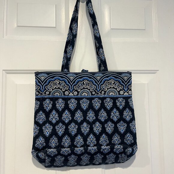 Vera Bradley Toggle Closure Tote in Calypso - Picture 4 of 10
